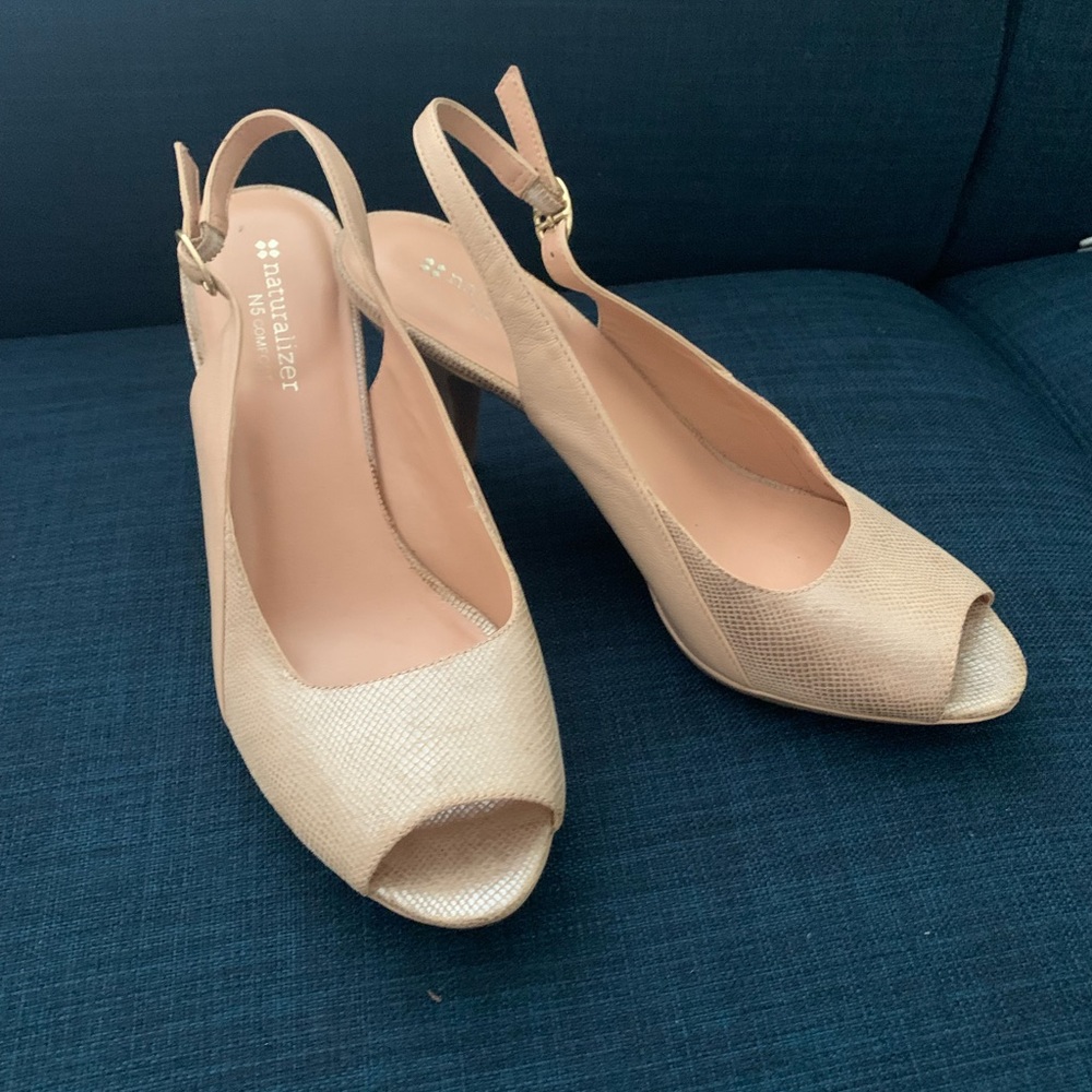 Naturalizer N5 Comfort Ivy Neutral  Slingback Heels
